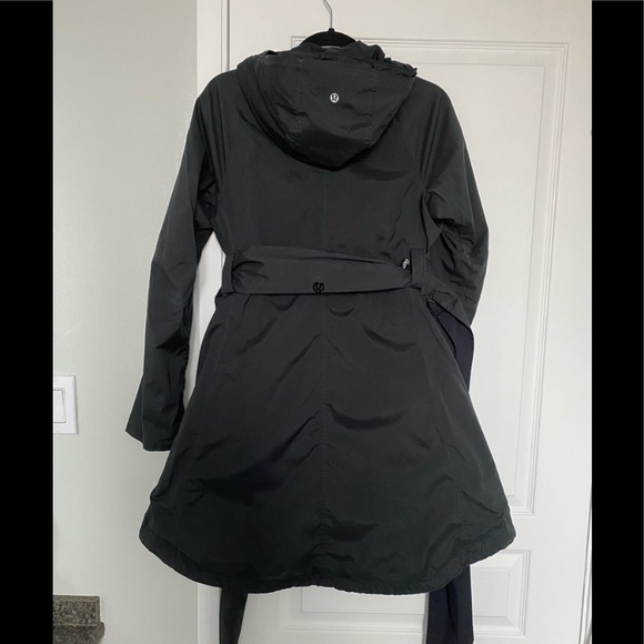Lululemon pedal power rain jacket reversible - Picture 4 of 7